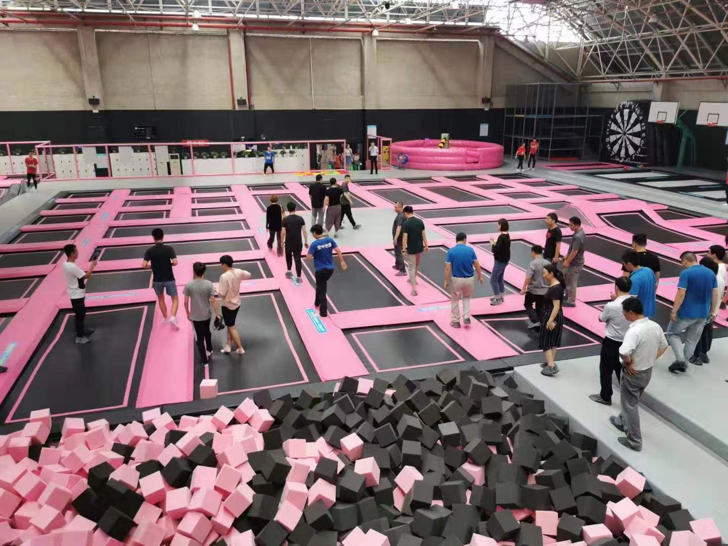 Các yếu tố ảnh hưởng đến lợi nhuận trong trampoline Parks là gì